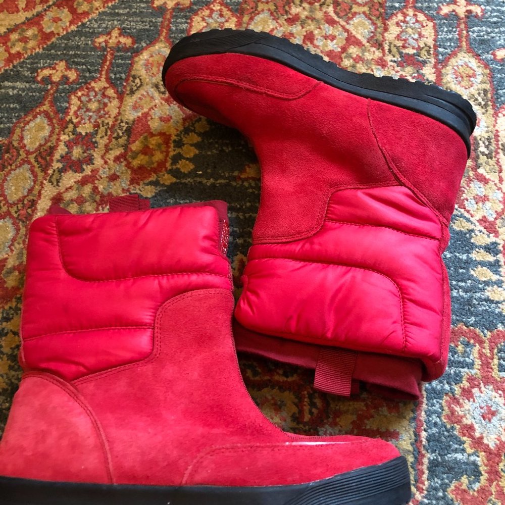 Lands End Red Suede Winter Snow Boots Fleece Lined Ladies Boots SZ 8
